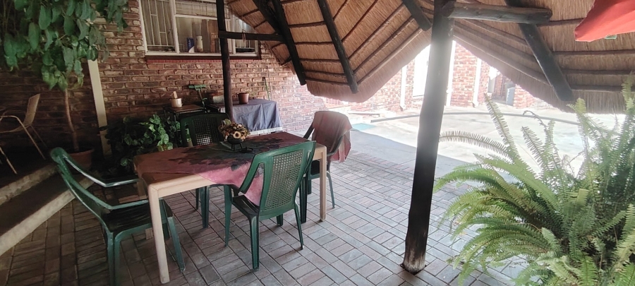 4 Bedroom Property for Sale in Flamwood North West